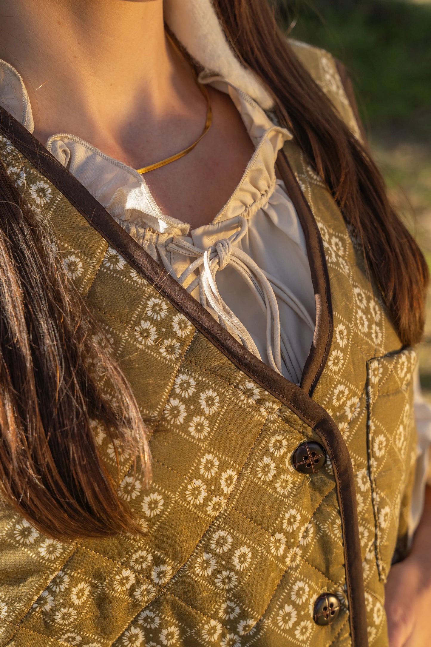 BLUSA BEGE LAÇO COLARINHO AURORA