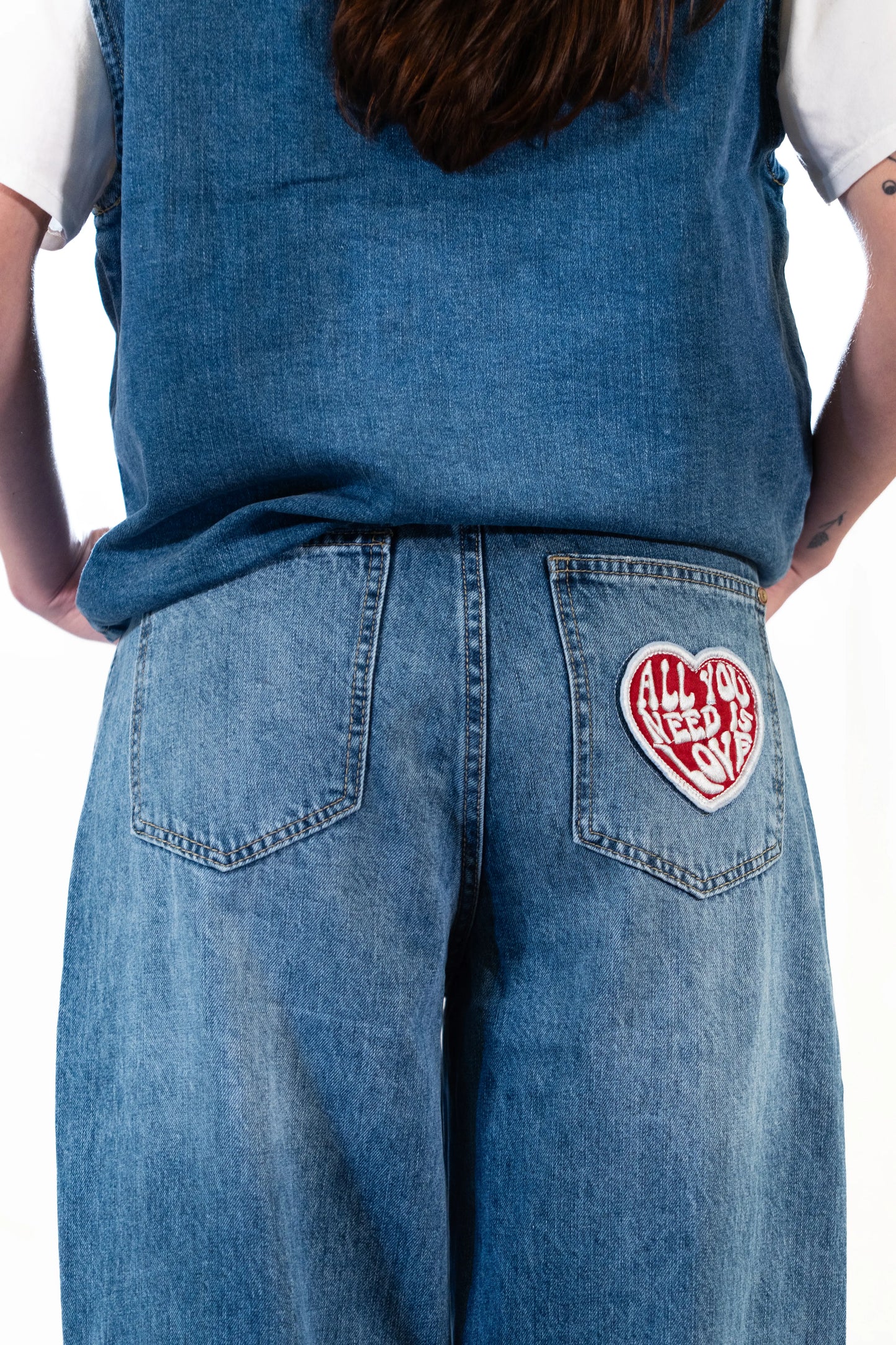 JEANS ALL YOU NEED IS LOVE