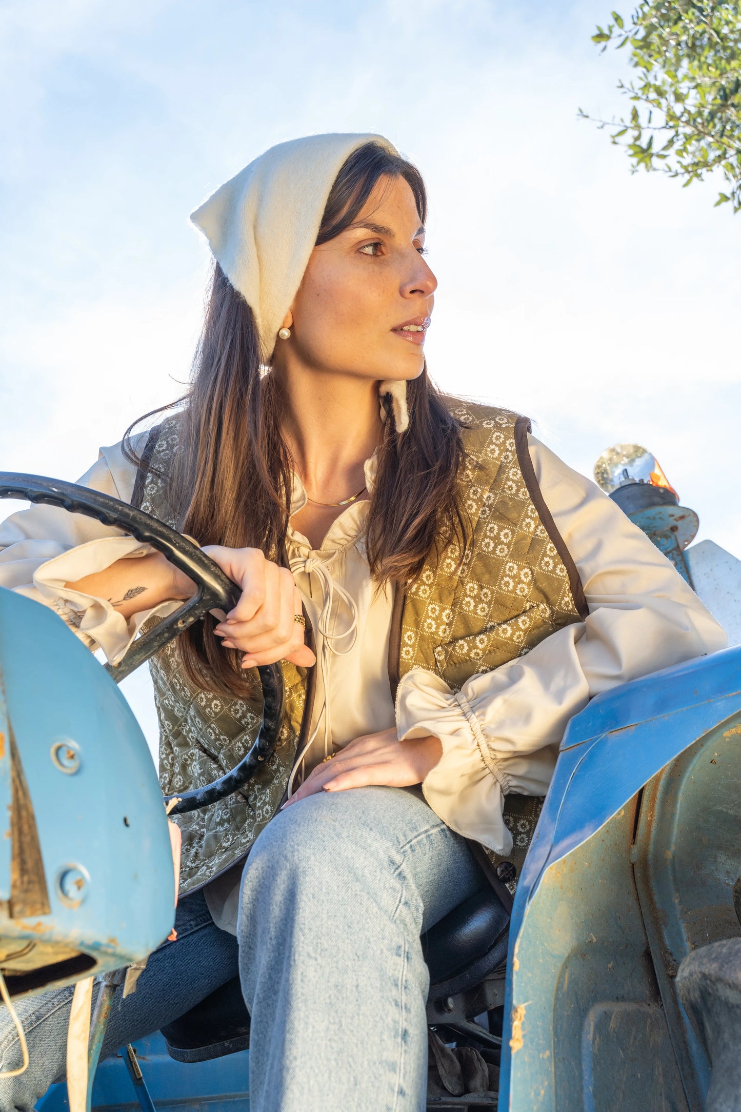 BLUSA BEGE LAÇO COLARINHO AURORA